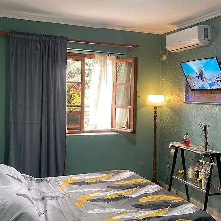 Central Cozy Apartment Old Train Station Tirana Extérieur photo